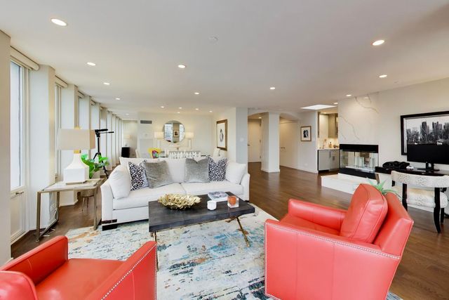 1230 N State Parkway 28A, Chicago, IL 60610