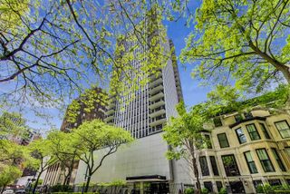 1230 N State Parkway 28A, Chicago, IL 60610