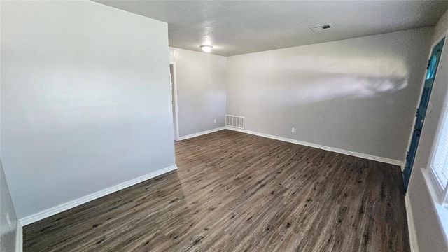 2132 Churchill Place, Oklahoma City, OK 73120