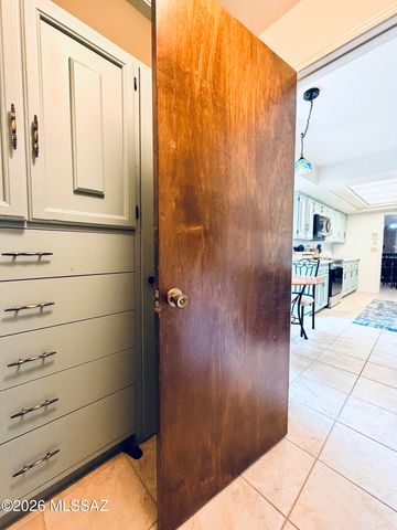 8449 N Via Tioga, Tucson, AZ 85704