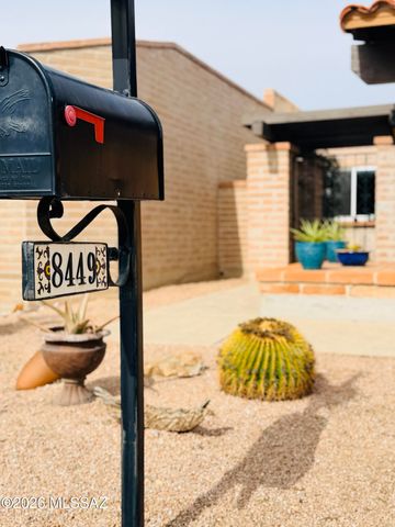 8449 N Via Tioga, Tucson, AZ 85704