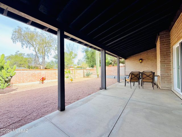 8449 N Via Tioga, Tucson, AZ 85704