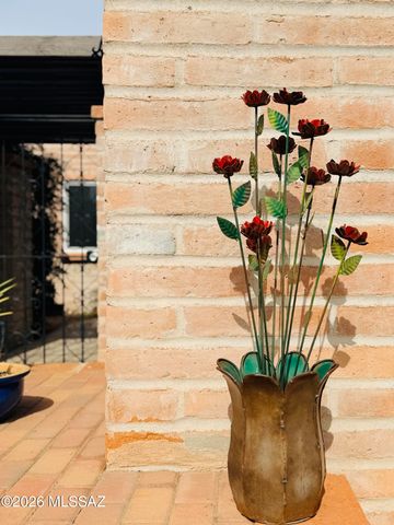 8449 N Via Tioga, Tucson, AZ 85704