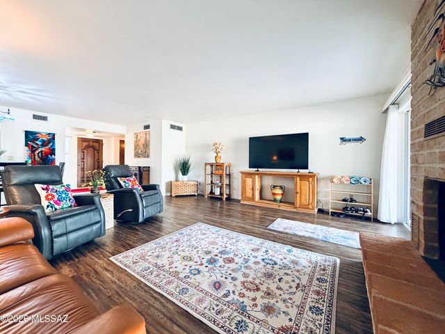 8449 N Via Tioga, Tucson, AZ 85704