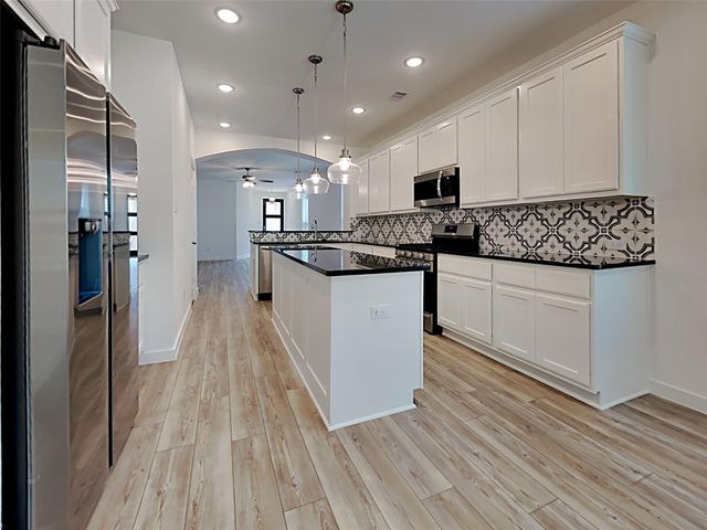 432 Flowering Lotus Court, Conroe, TX 77318