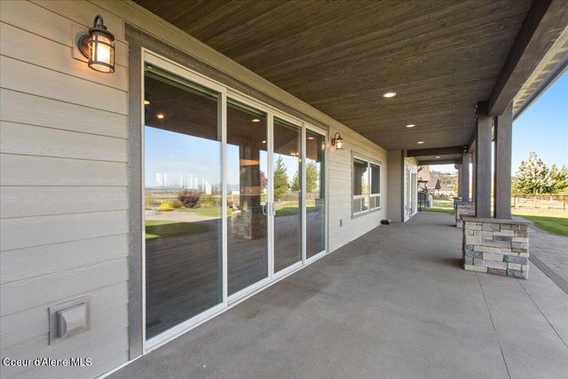 18289 W Palomar DR, Post Falls, ID 83854