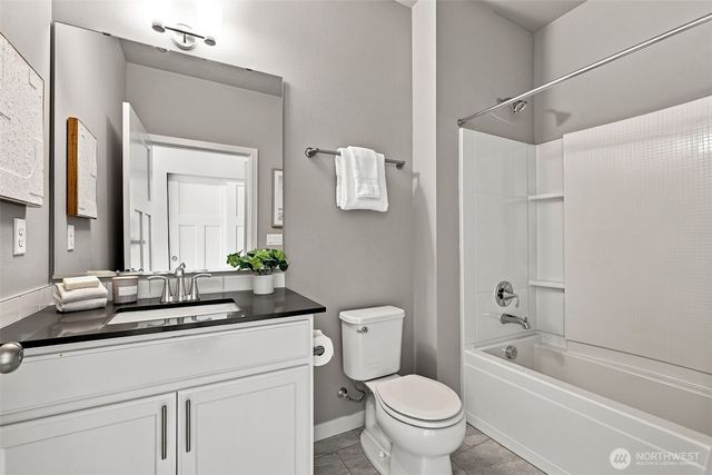 5612 Reef Lane NE, Lacey, WA 98516