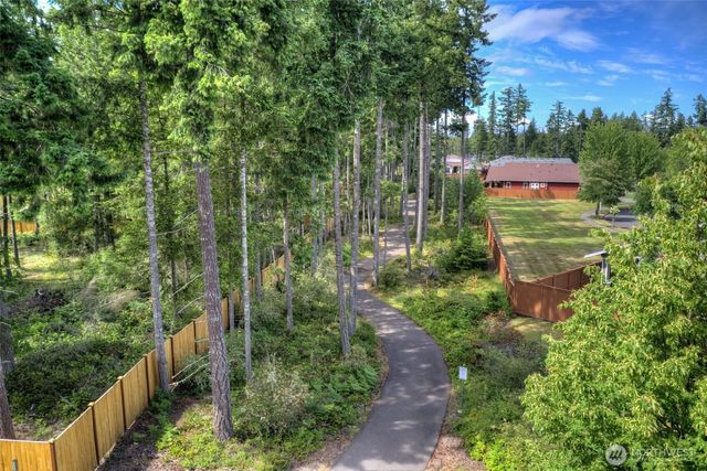 5612 Reef Lane NE, Lacey, WA 98516