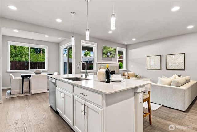 5612 Reef Lane NE, Lacey, WA 98516