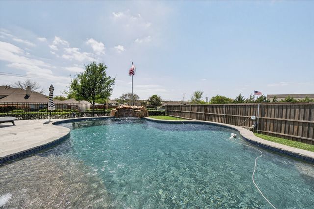 407 Emerson Drive, Rockwall, TX 75087