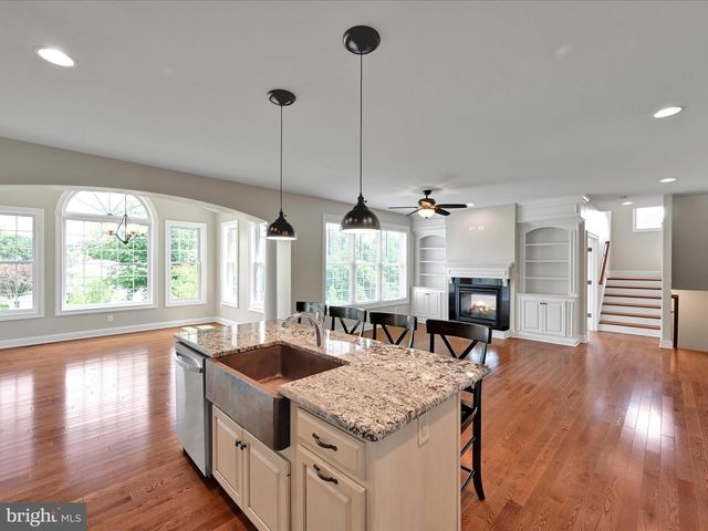 5095 S DEERFIELD AVE, Mechanicsburg, PA 17050