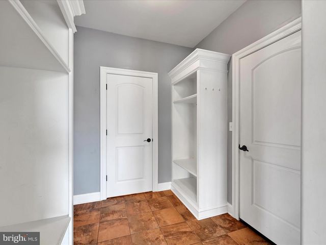 5095 S DEERFIELD AVE, Mechanicsburg, PA 17050