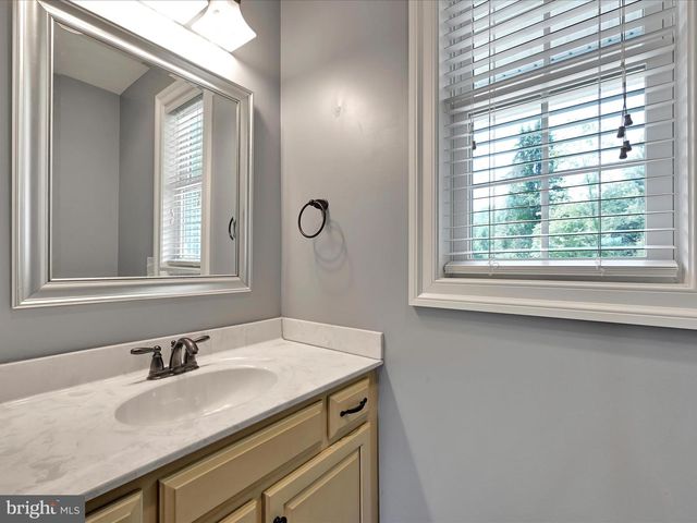 5095 S DEERFIELD AVE, Mechanicsburg, PA 17050