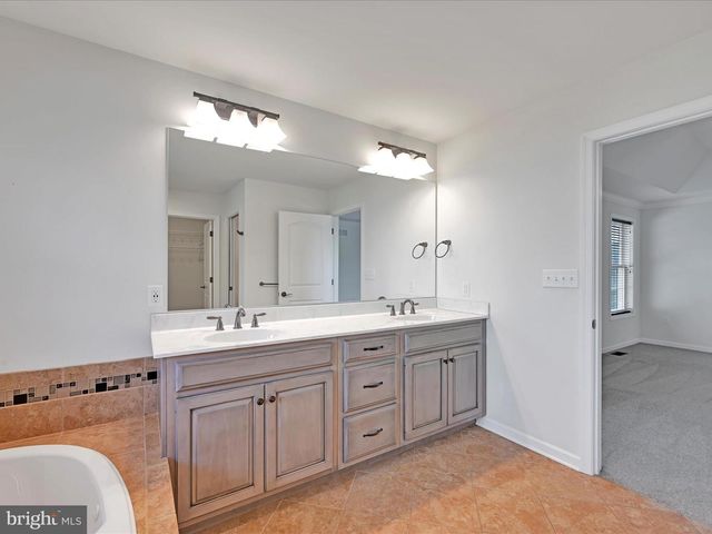 5095 S DEERFIELD AVE, Mechanicsburg, PA 17050