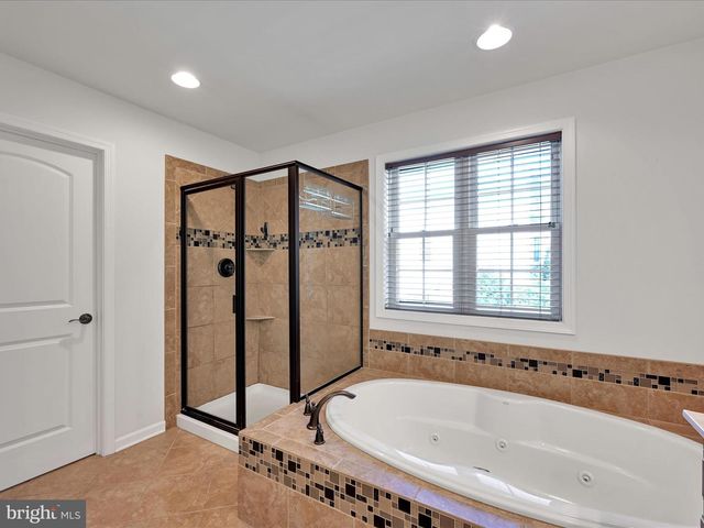 5095 S DEERFIELD AVE, Mechanicsburg, PA 17050