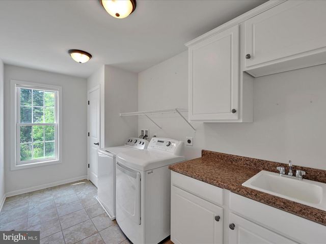 5095 S DEERFIELD AVE, Mechanicsburg, PA 17050