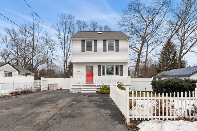 19 Overlook Road, Holbrook, MA 02343