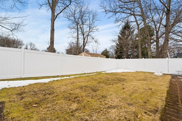 19 Overlook Road, Holbrook, MA 02343