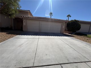 8013 Alpine Fir Avenue, Las Vegas, NV 89117