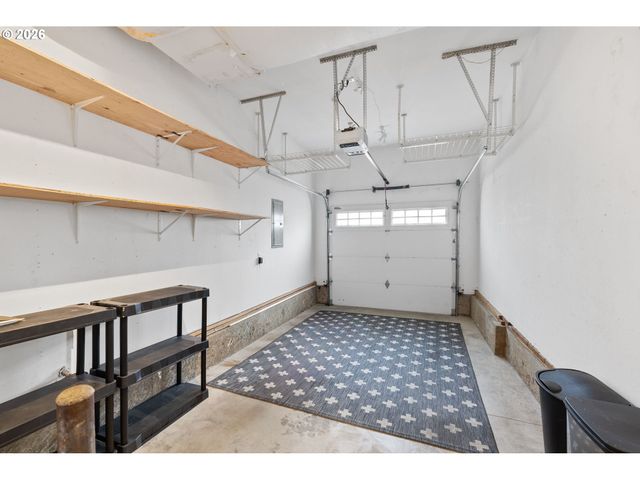 3903 Se CRYSTAL SPRINGS Blvd, Portland, OR 97202