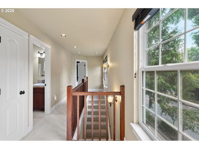 3903 Se CRYSTAL SPRINGS Blvd, Portland, OR 97202