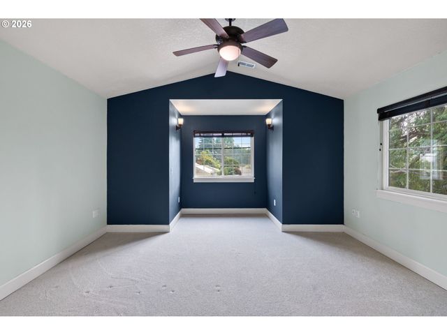 3903 Se CRYSTAL SPRINGS Blvd, Portland, OR 97202