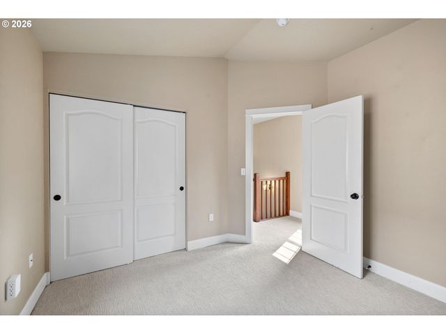 3903 Se CRYSTAL SPRINGS Blvd, Portland, OR 97202