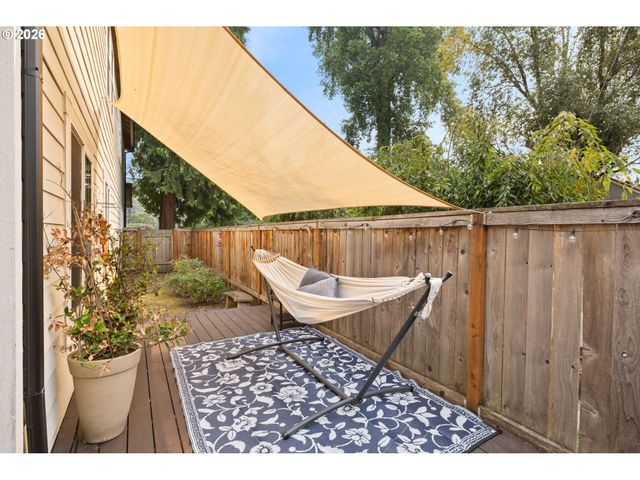 3903 Se CRYSTAL SPRINGS Blvd, Portland, OR 97202