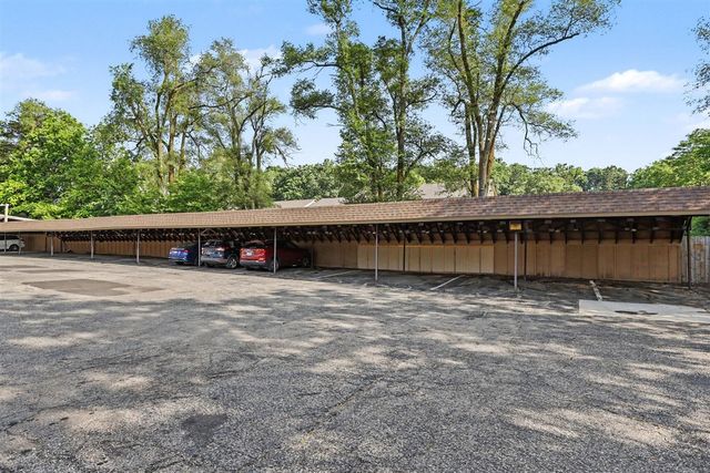 722 W Kilgore Road 102, Kalamazoo, MI 49008