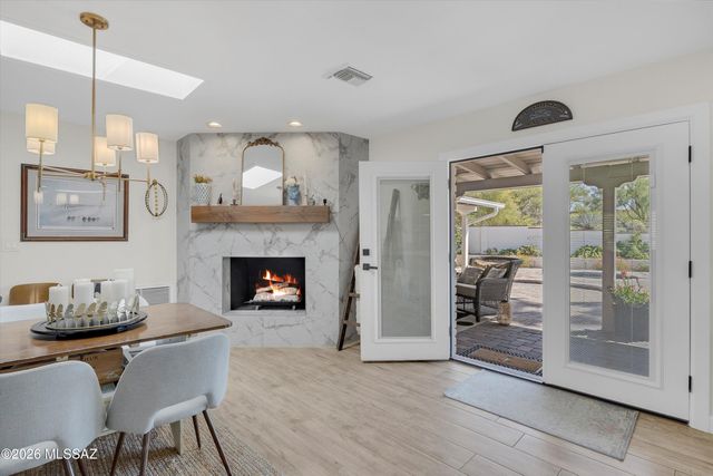 6020 N Swan Road, Tucson, AZ 85718