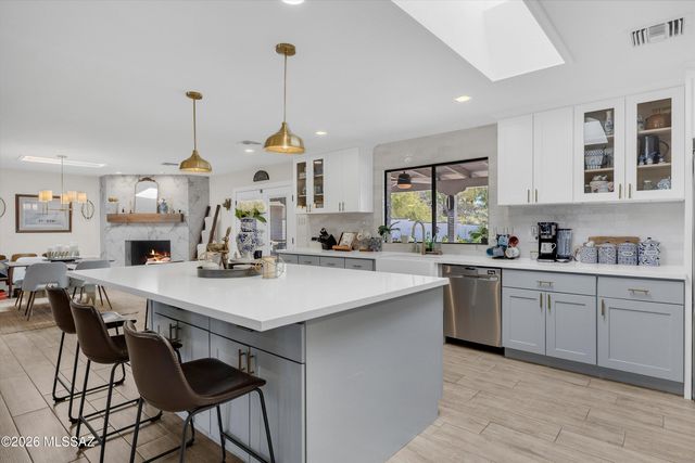 6020 N Swan Road, Tucson, AZ 85718