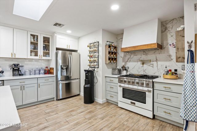 6020 N Swan Road, Tucson, AZ 85718