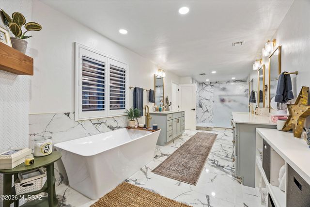 6020 N Swan Road, Tucson, AZ 85718