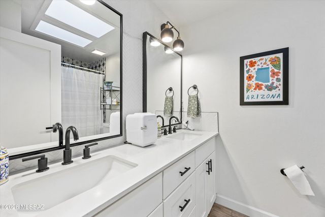 6020 N Swan Road, Tucson, AZ 85718
