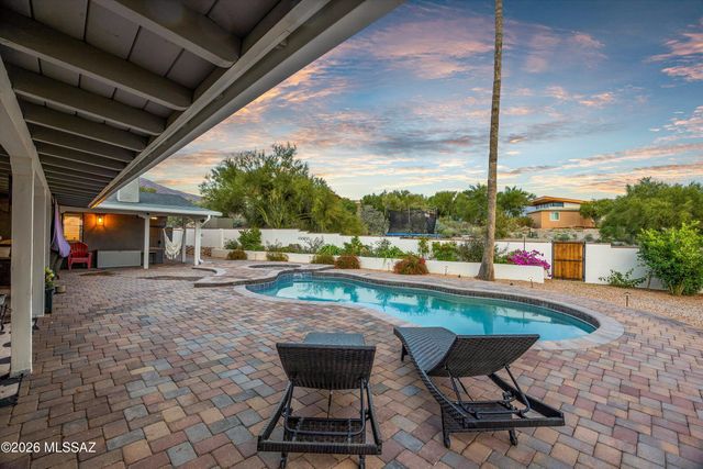 6020 N Swan Road, Tucson, AZ 85718