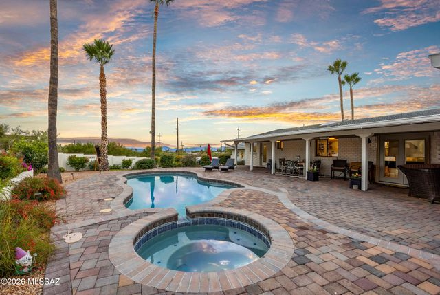 6020 N Swan Road, Tucson, AZ 85718