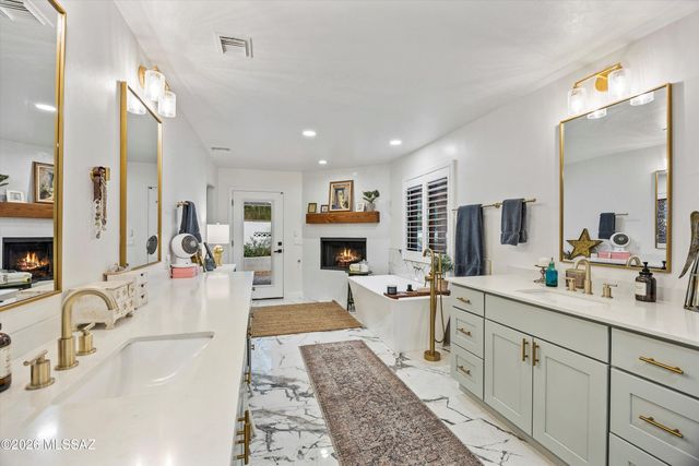 6020 N Swan Road, Tucson, AZ 85718