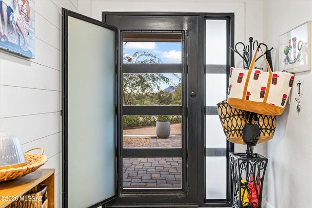 6020 N Swan Road, Tucson, AZ 85718