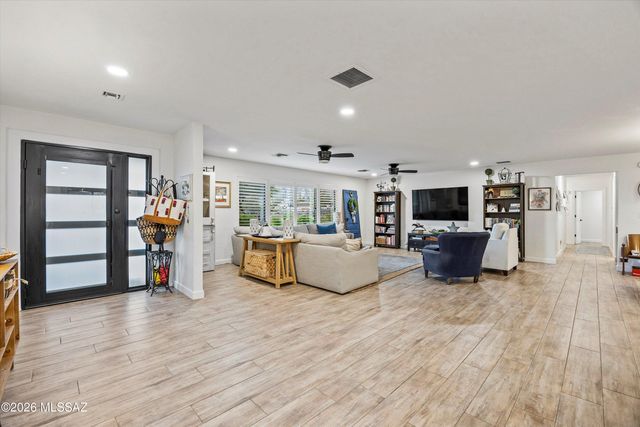 6020 N Swan Road, Tucson, AZ 85718