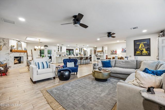 6020 N Swan Road, Tucson, AZ 85718