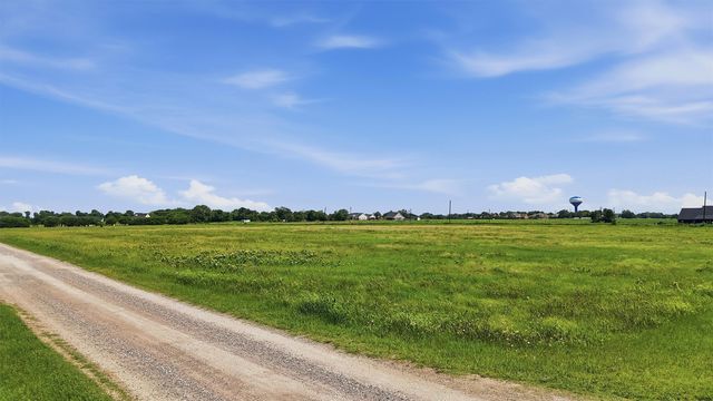 232 La Buena Vida Drive, Gunter, TX 75058