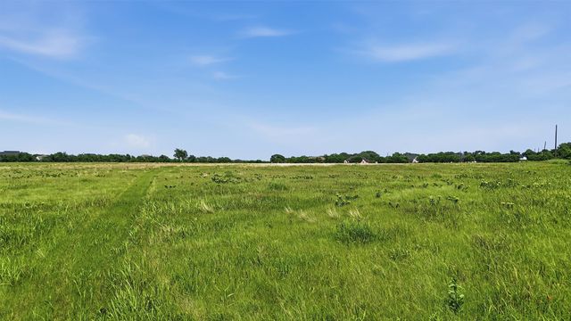 232 La Buena Vida Drive, Gunter, TX 75058