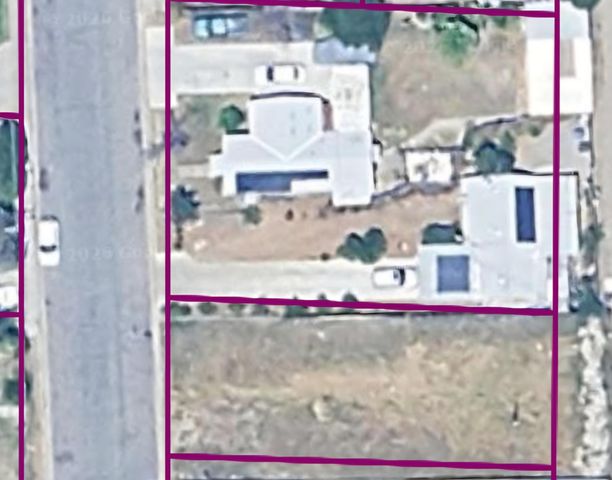 1124 S 1st Avenue, Dinuba, CA 93618