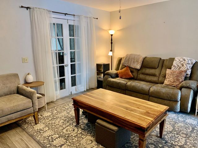 38 Meander Row 11, Charleston, SC 29412