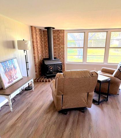 206 Mulberry, Hallettsville, TX 77964