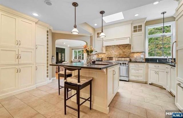 12 Lawrence Parkway, Tenafly, NJ 07670