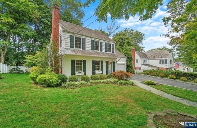12 Lawrence Parkway, Tenafly, NJ 07670