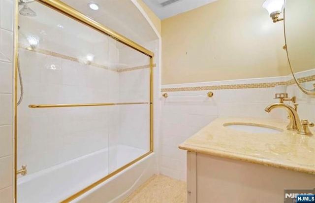 12 Lawrence Parkway, Tenafly, NJ 07670