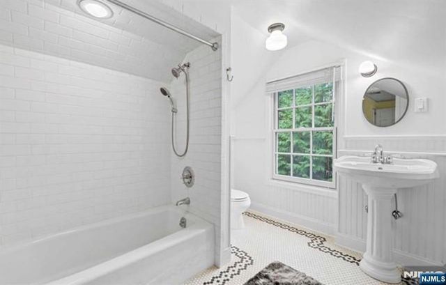 12 Lawrence Parkway, Tenafly, NJ 07670
