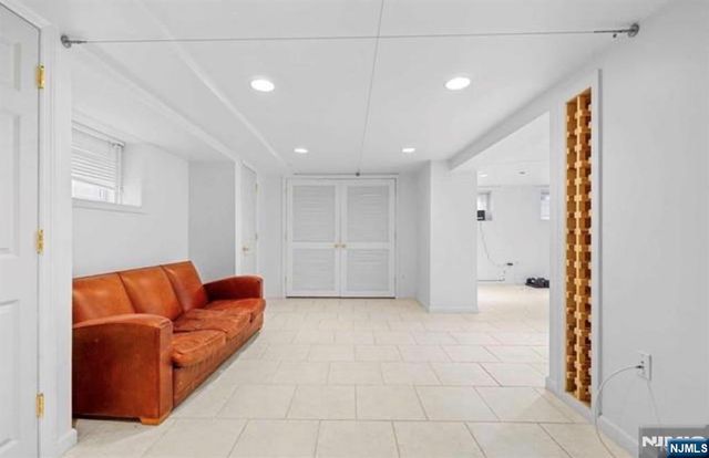 12 Lawrence Parkway, Tenafly, NJ 07670